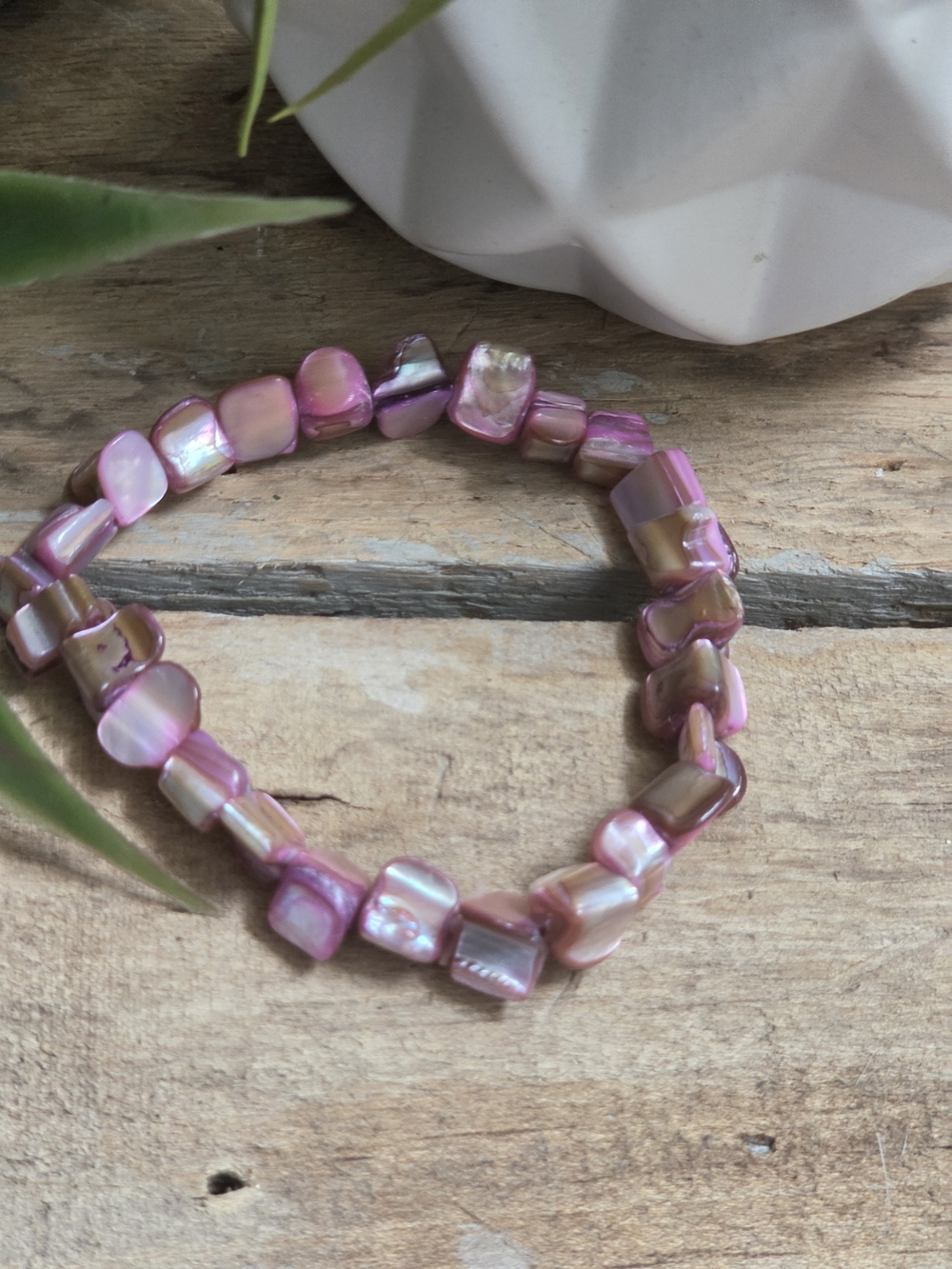 Pink Mother of Pearl Shell Stretch Bracelet Iridescent Beaded Boho Fashion Jewel
